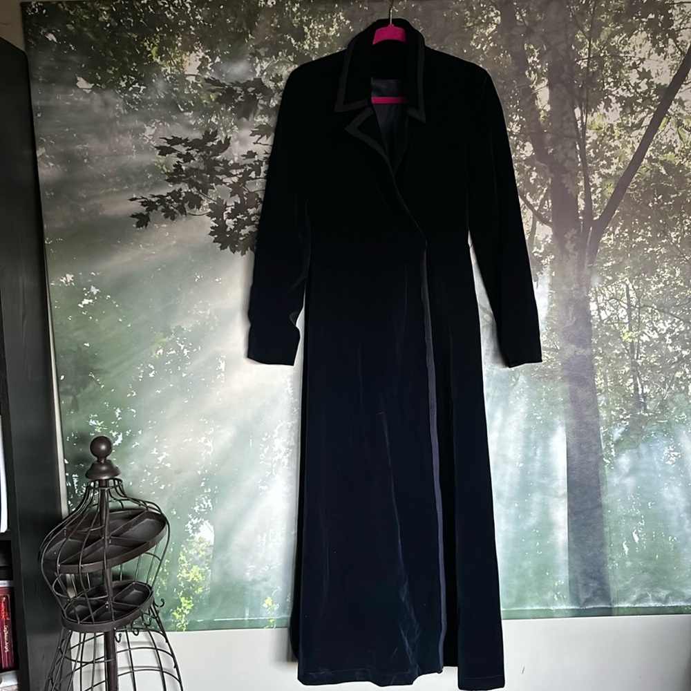 NWT Long dark blue velvet coat size 8